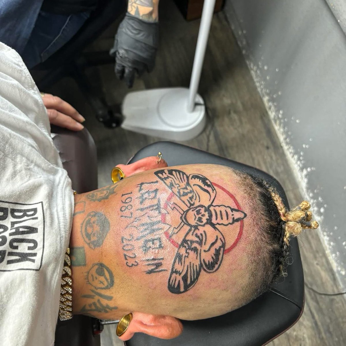 SOAismyReligion's tweet photo. Absolutely amazing tribute to Bray Wyatt via Louis Hopler on Facebook ⭕️

#BrayWyatt #WindhamRotunda #Tattoos https://t.co/JH3CR1KegL