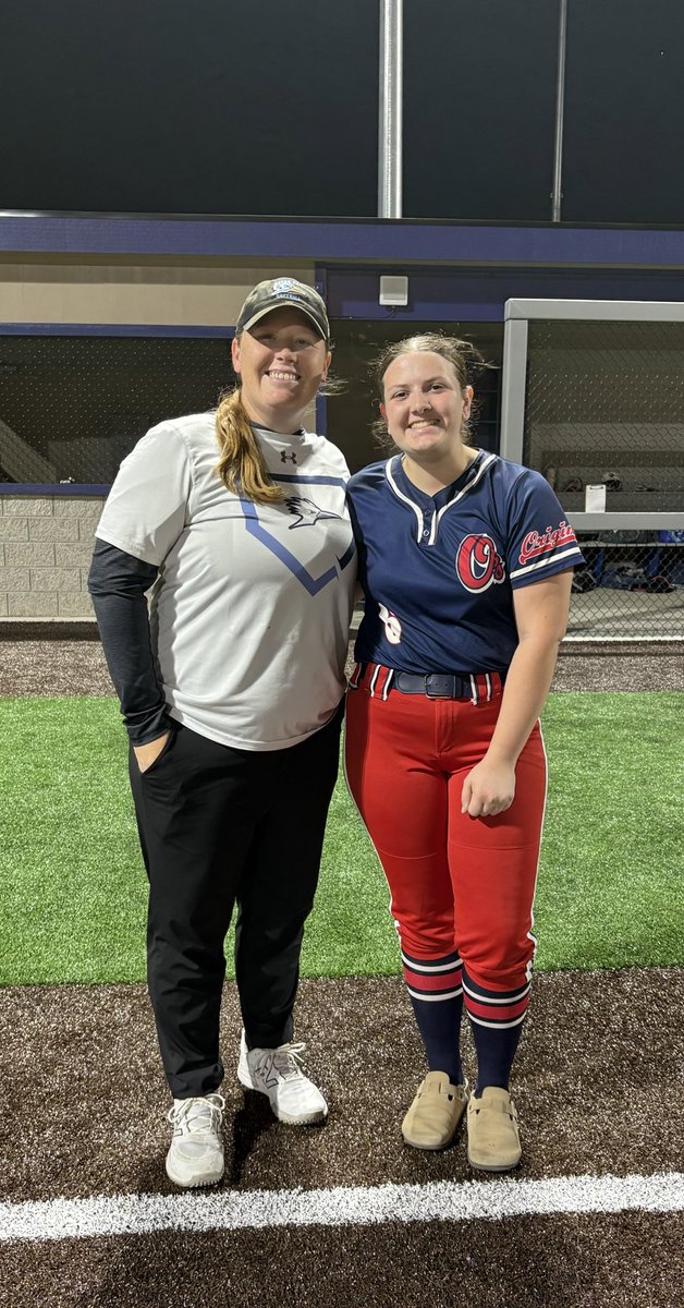 TaylorAllen2028's tweet photo. Great night at @sfccmo_softball! We came up short the first game, but responded well and won the second. In the circle, I threw 3 strong innings, allowing 2 hits with 3 K’s , no walks or runs. At the plate, I went 2-5, consistently making solid contact, putting the ball in play. https://t.co/vQr6hxV8Rq