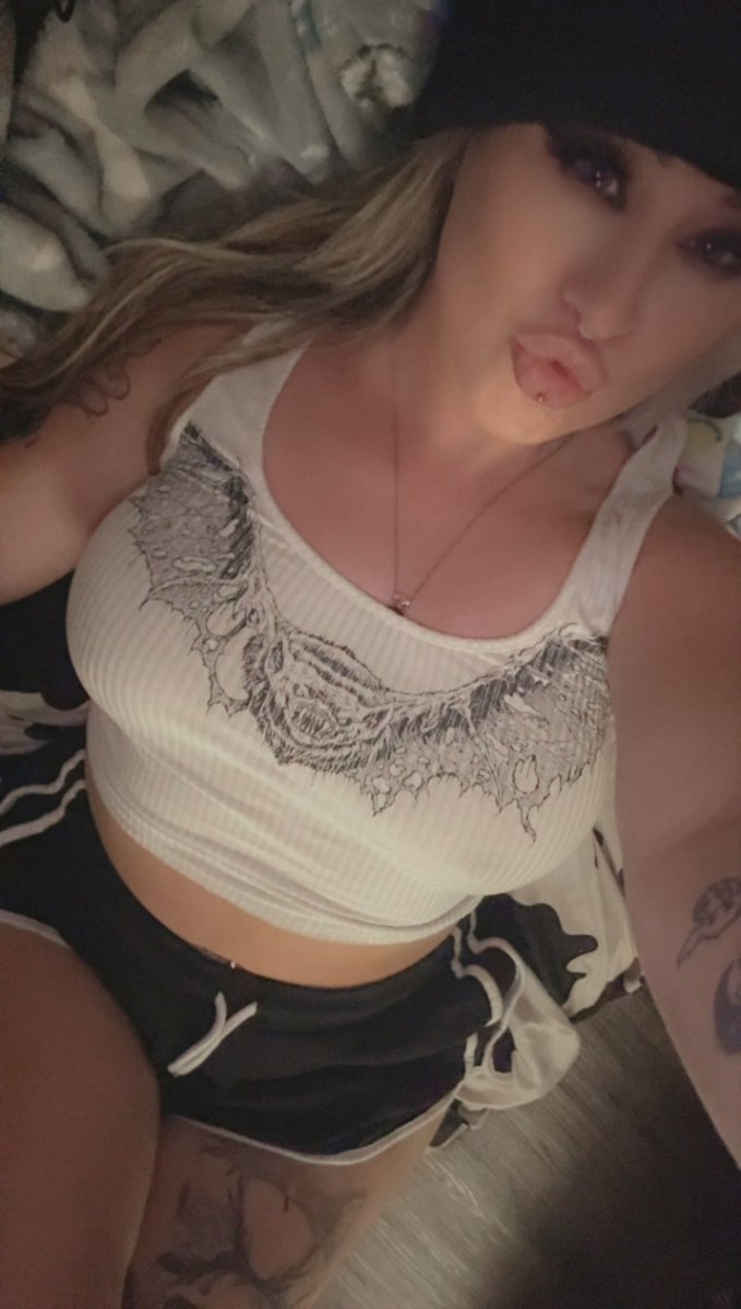 HillaryFetters's tweet image. Goodnight 🌙✨ 

#AltGirl #Tattoos #Beanie #Florida #BocaRaton