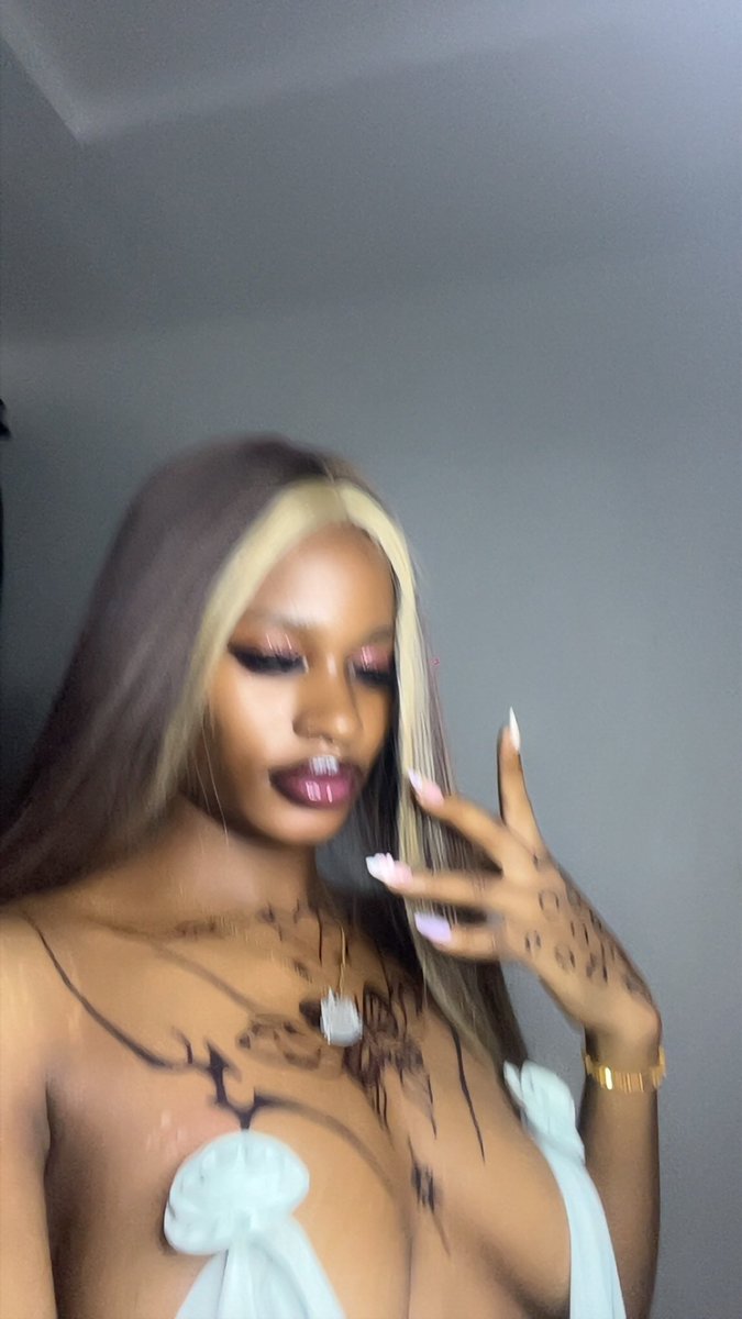 pkylz4w's tweet image. #blurry Selfie 🤳