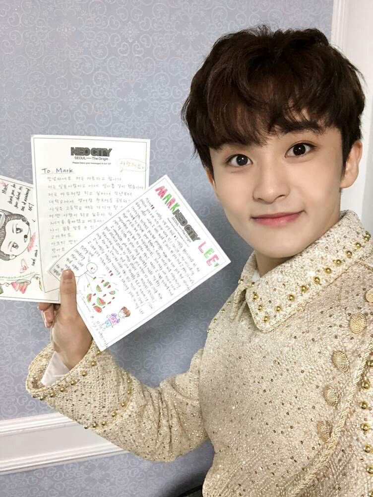마크 얼굴 tweet media