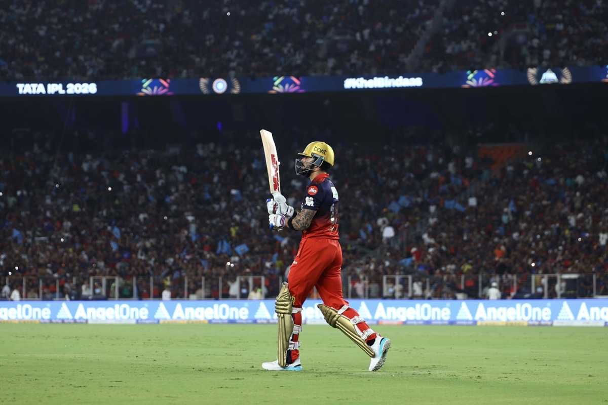 CricCrazyJohns's tweet photo. Jacob Bethell said "Watching someone like Virat Kohli is a great learning for me, especially in chasing, the way he chased down targets with ease &amp; not out till the end is amazing, I learned a lot from him just by watching him". [RCB] https://t.co/OB22TPIdKu