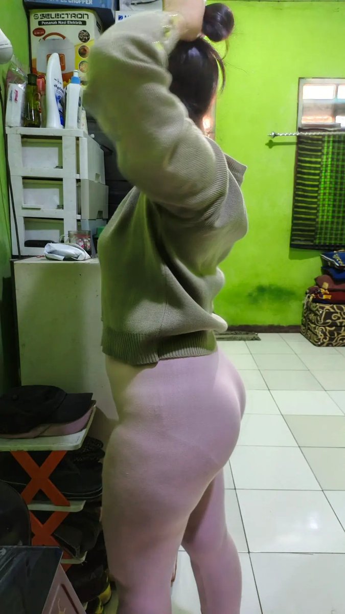 indah yt tweet media