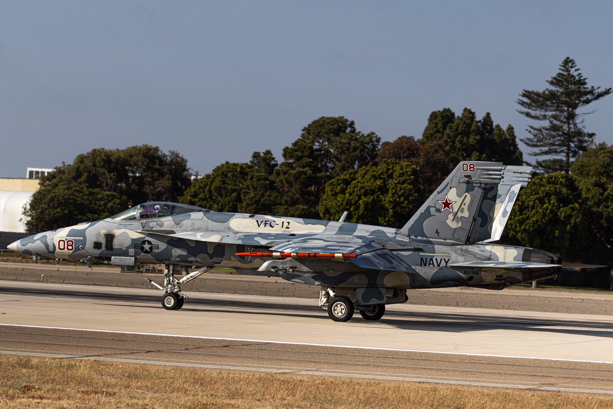 jdiz_photo's tweet image. VFC-12 Blizzard Jet from ripping out of North Island for 3 sorties. VFC-12 is stationed at NAS Oceana, VA. They are at North Island currently.

#vfc12 #f18 #aviation #nasnorthisland #sandiego #fighterjet #usnavy #planes #hellyeah #navy #superhornet #blizzard #nasoceana