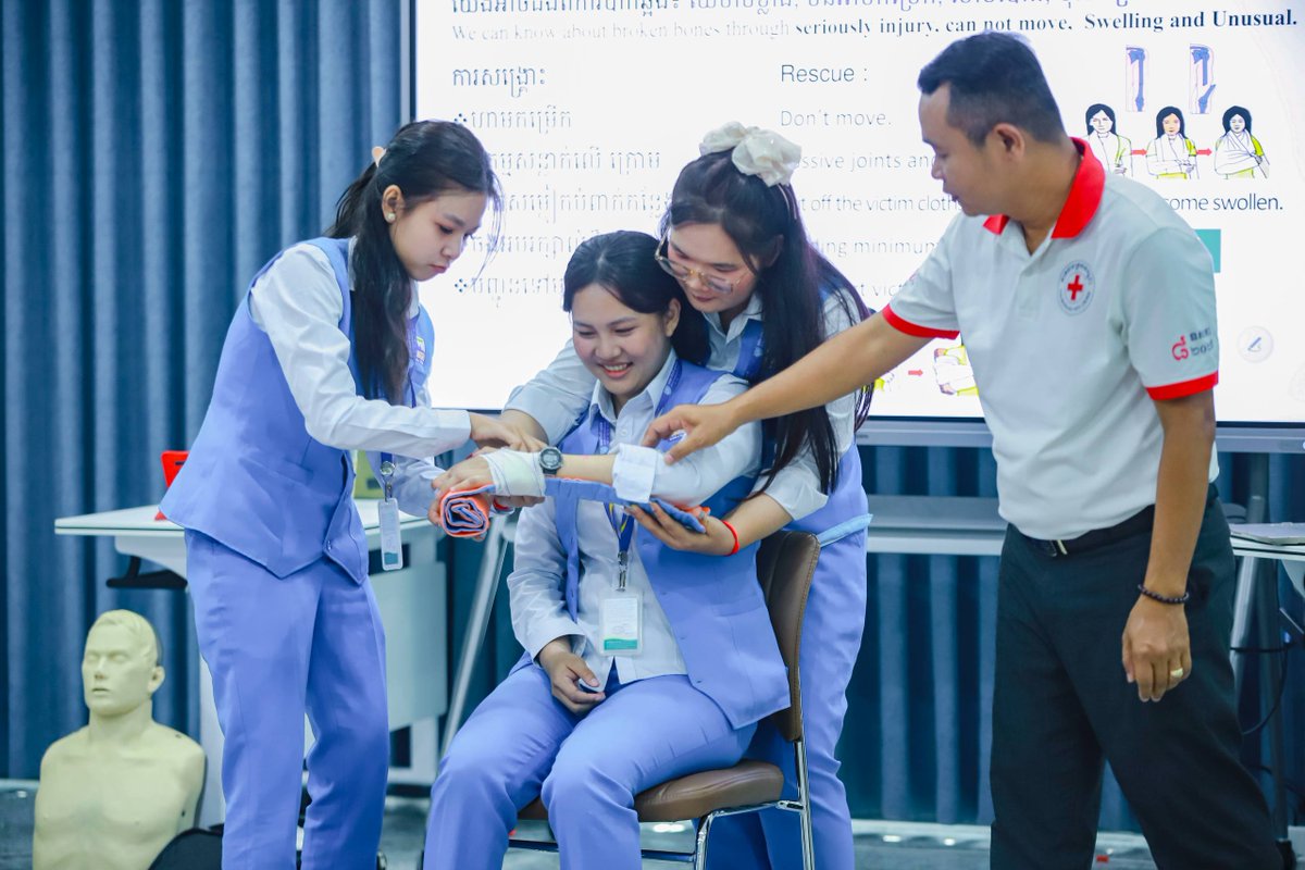 Cambodian_RC's tweet image. #CRC Secretary General presided over a ceremony awarding first aid trainer certificates to 59 BELTEI staff. The initiative promotes life-saving skills of one trained person/family, with plans to expand youth &amp;amp; volunteer first aid networks. (30.05.2026)
facebook.com/share/p/1EKcde…