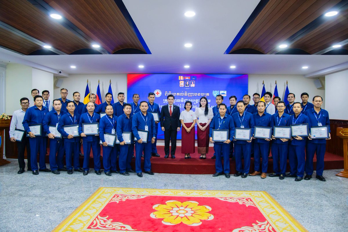 Cambodian_RC's tweet image. #CRC Secretary General presided over a ceremony awarding first aid trainer certificates to 59 BELTEI staff. The initiative promotes life-saving skills of one trained person/family, with plans to expand youth &amp;amp; volunteer first aid networks. (30.05.2026)
facebook.com/share/p/1EKcde…