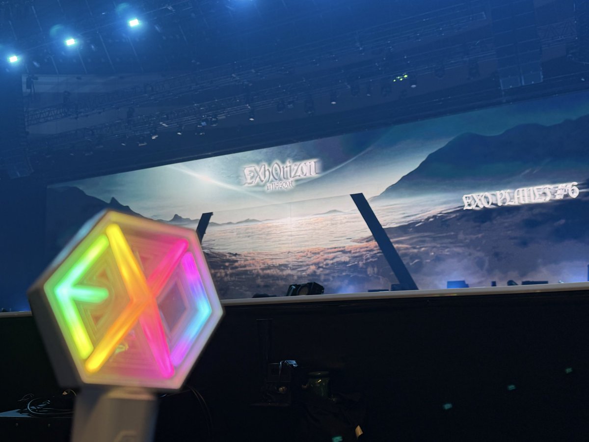 sherxiao's tweet photo. EXO名古屋2日間とーっても楽しかったし素晴らしいステージパフォーマンスでした👍 アプグレは視野に障害物のない席で大満足😍 サウチェも当たり忘れられない2日間になった👏 
ツアーの追加公演もしくはドーム発表とか期待してたけどないですかね🥲 エリだけでなく色んな人に見てもらいたい〜 https://t.co/A3biahMbja