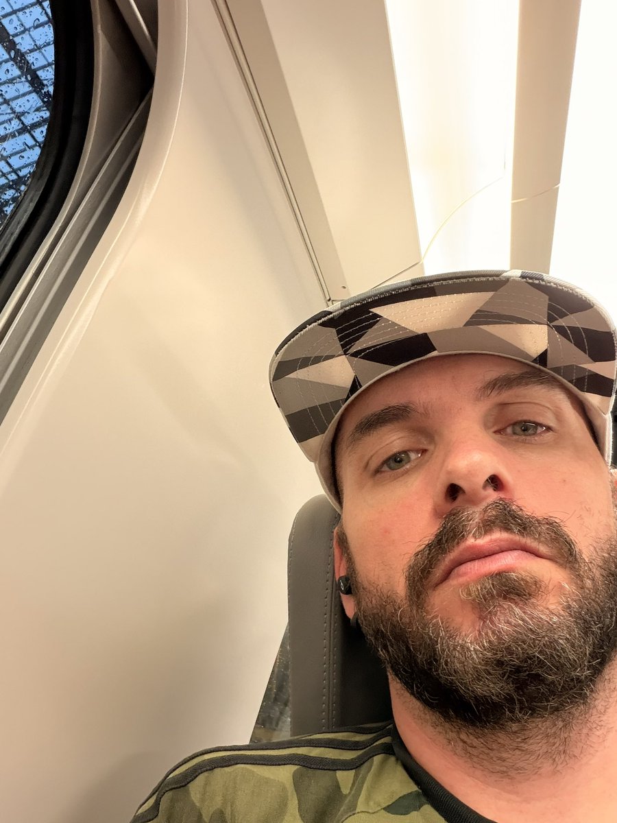 Je_suis_nul_en_pseudo tweet media