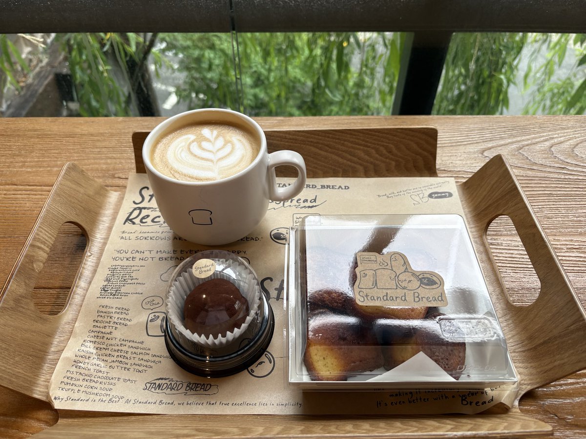 今回の渡韓でドゥチョンクとバター餅食べたくて狎鴎亭のStandard Breadにて🎶リピートはないけどこんな感じか〜という体験ができて良かった💖