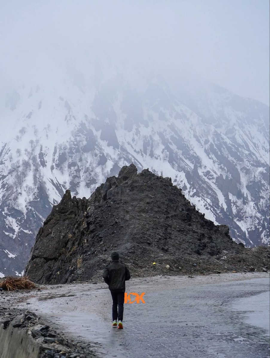 OmJoshi03732736's tweet image. इंदौर के बेटे मात्र 24 वर्षीय अल्ट्रा रनर कार्तिक जोशी का कमाल 11575 फिट जोजिला दर्रा पार किया । कार्तिक कारगिल से कन्याकुमारी 4200 किलोमीटर दौड़ रहे हैं #sports #youth #narendramodi #news #PMOIndia #kheloindia #fitindia