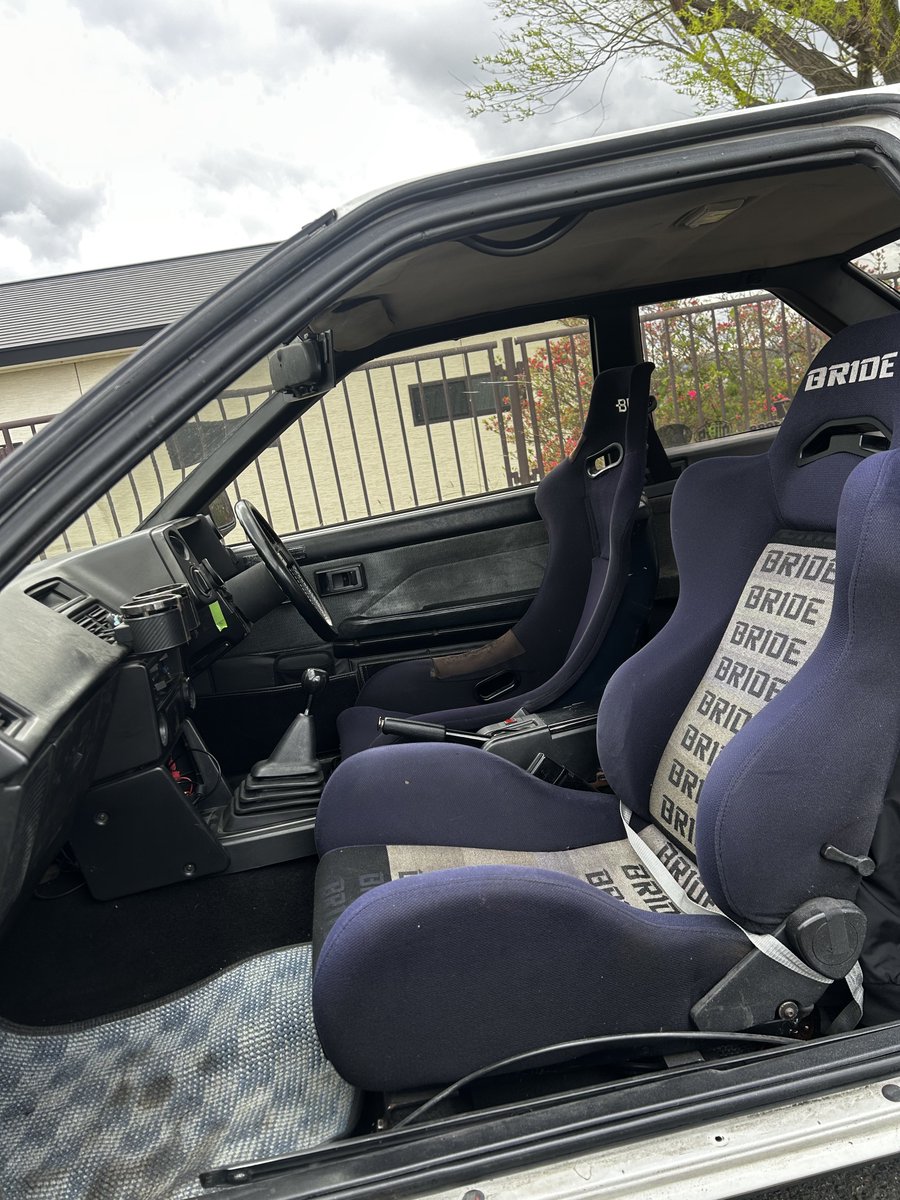 daihatsu110's tweet image. 車売ります

AE86 レビン　後期　GT APEX
即ドリ

フル内装　
92後期EG 
4スロ　LINK制御

その他改造多数

現金一括170万