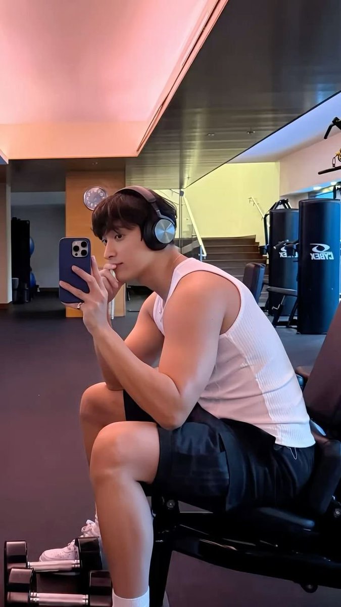 stargazewonwoo's tweet image. he should wear more tank tops btw #justsaying