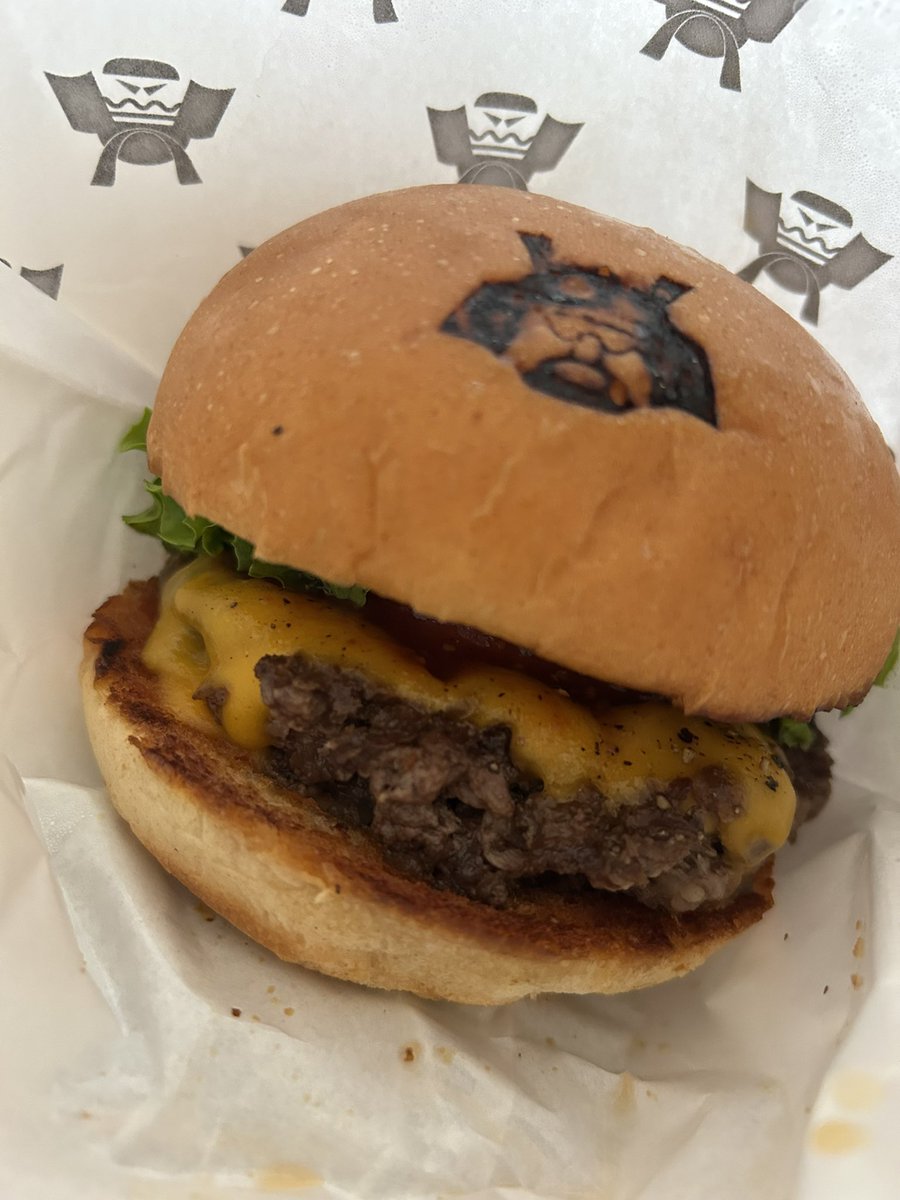 本日のランチ🍔

ポテトは冷めても美味しかった