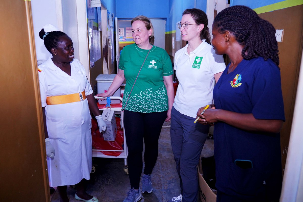 uyahf1's tweet photo. Every shift starts with a conversation.
A question is asked. A skill is shared. A patient is protected.
We learn from each other so young people get better care tomorrow than they did yesterday.
To every health worker mentoring, listening, and showing up: your time is the medicine.
Tag a colleague who taught you something this week 👇
@germandoctorske @SwedeninUG @MinofHealthUG @mbalerrh 
#YouthLead #HealthForAll #Inclusiveness