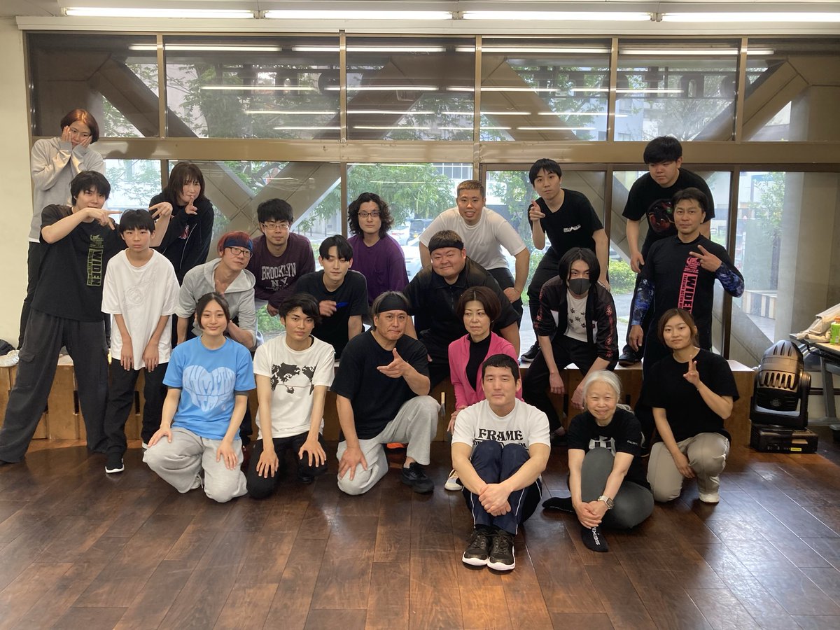 nishiki_int's tweet photo. 高岩成二&amp;WIDENアクションワークショップと高岩成二トークイベントにお越しいただきました皆様、ありがとうございました。
アクションワークショップの集合写真をお送りします。

宜しくお願い致します。 https://t.co/Kfp7KPKzX4