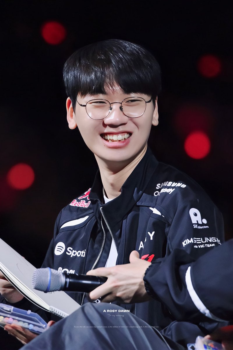 로던ʳᵒᵈᵃʷⁿ tweet media