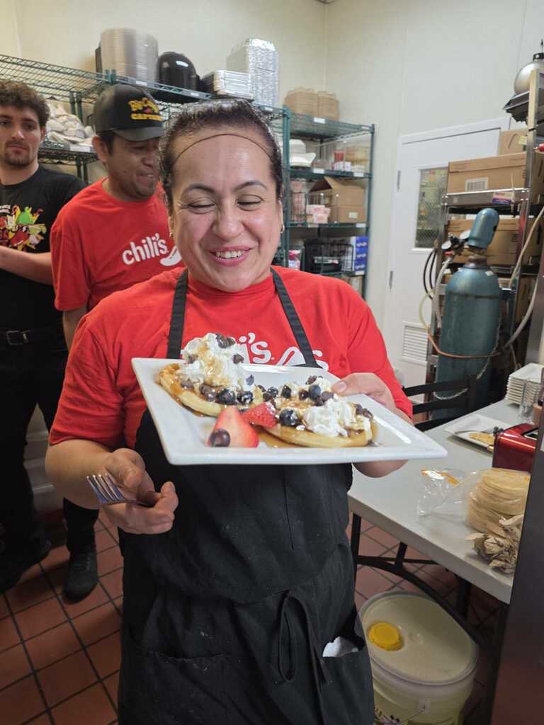 CKarmolinski's tweet photo. Fair Oaks loves their food- Easter Sunday brunch and Sunday Funday- ⁦@dougcomings⁩ ⁦@dale_bullotta⁩ @deannaorlando @train3rgirl @czrfaz99 https://t.co/PU75TRdKzP