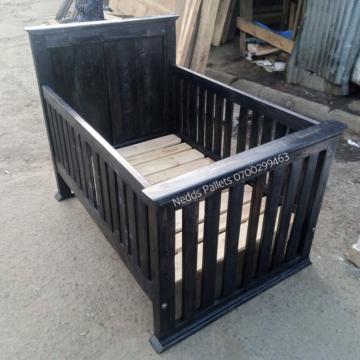 Nedds Pallets And Interior Decor. tweet media