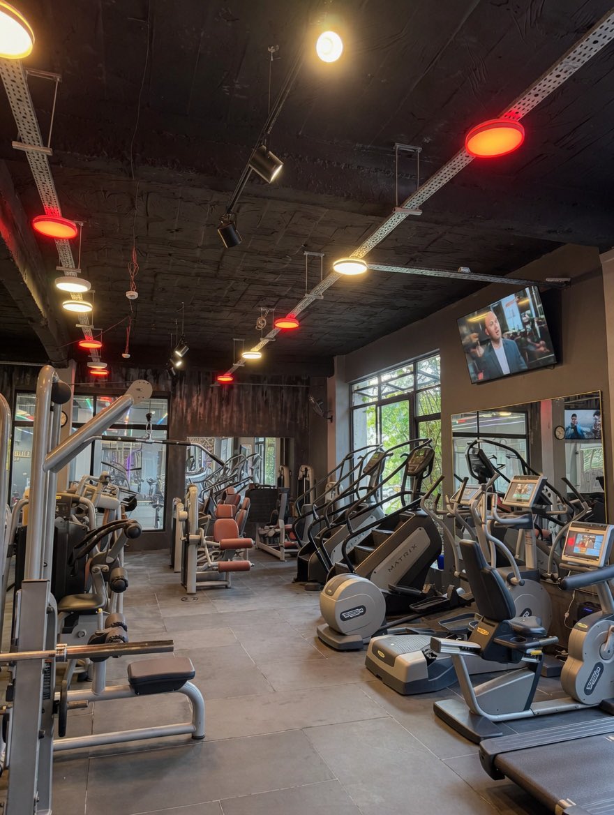 LuxLifeGym's tweet photo. Today's Class Schedule at Luxlife Gym 

8:00AM- Dance Class 💃
6:00PM- Bike and Beats 🚴‍♀️
7:00PM- Dance class again💃 

Don't miss out on the energy, fun, and fitness. https://t.co/1X9ntPpQtH