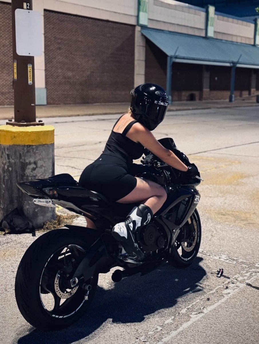 MoreMotorcycles's tweet image. #Suzuki GSXR
#BikerGirl

📷
threads.com/@catie_750