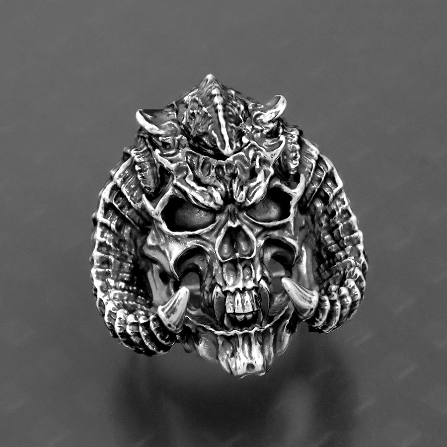 3本の角を持つスカル！ STRANGE FREAK DESIGNS 「バラン リング」を