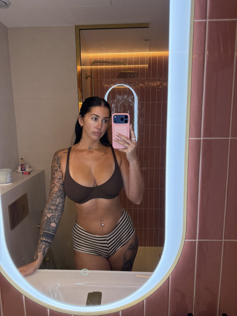 nicoledrinkwater tweet media