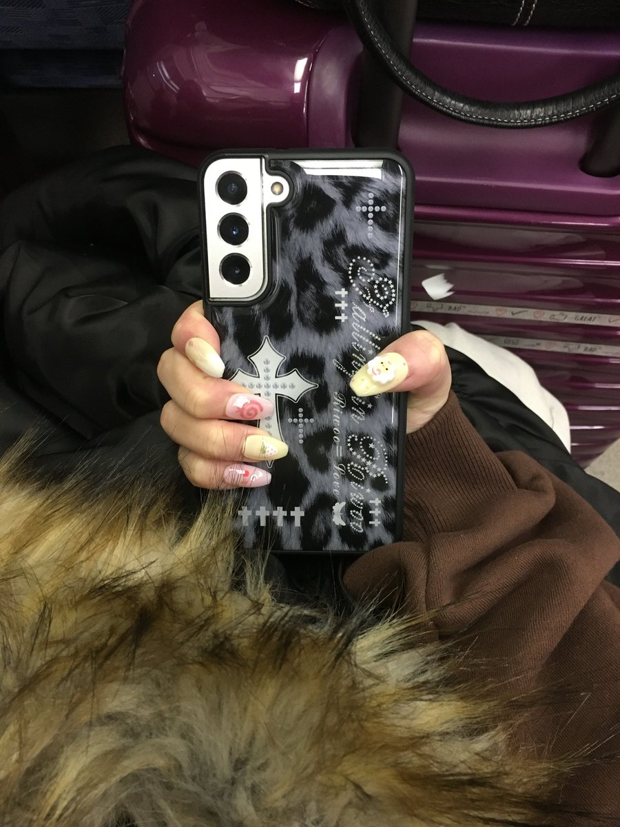 덕팔 tweet media