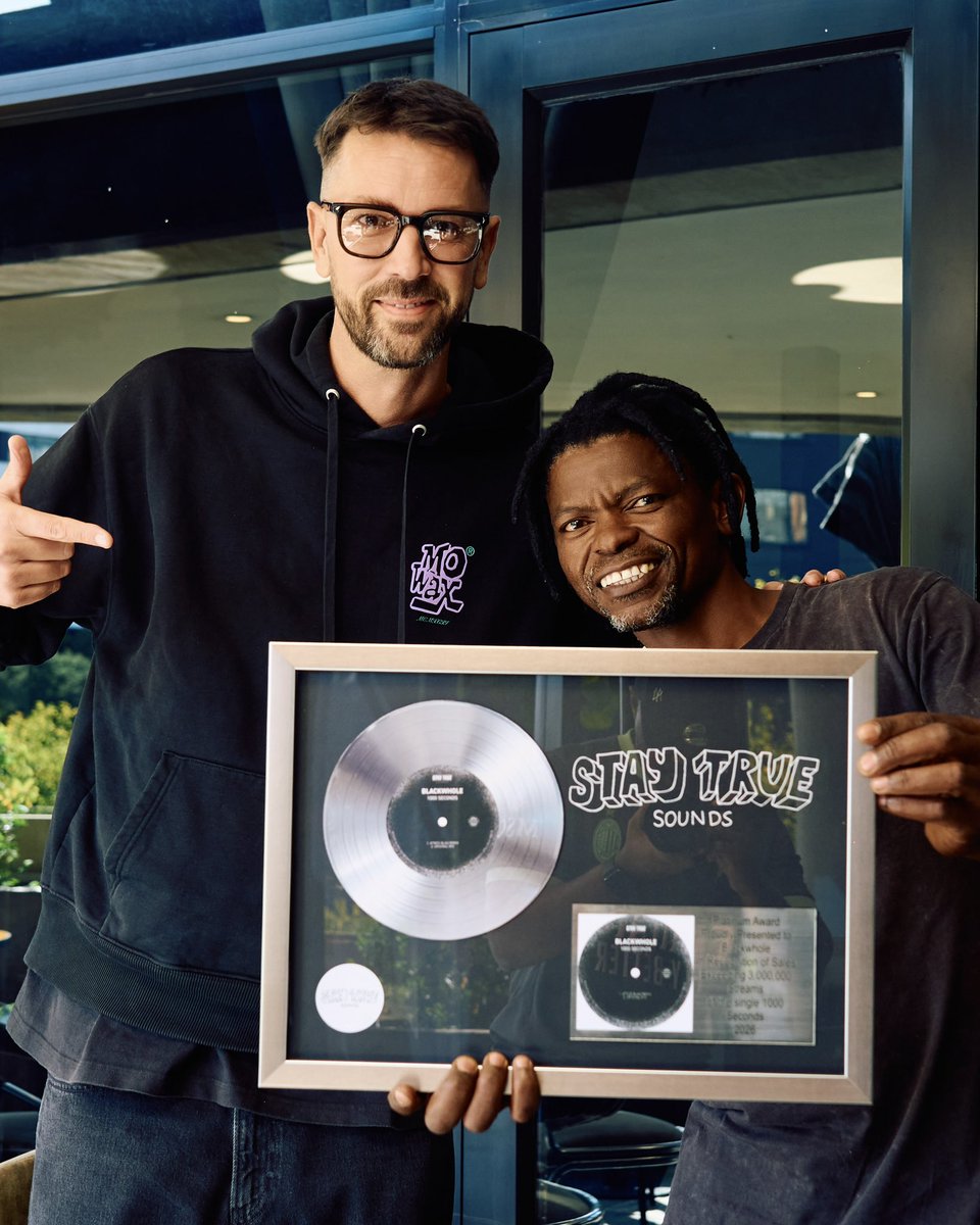 It’s about time ‘1000 Seconds’ by <a href="/blackwhole1000/">Blackwhole</a> got it’s flowers 💐

The tune that we all grew up with finally receives it’s platinum award for exceeding 3 million streams 📈