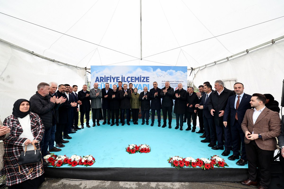 TBMM KEFEK Başkanımız, Milletvekillerimiz, Cumhur İttifakımızın İl Başkanları, Belediye Başkanlarımız, İlçe Başkanlarımız, Sivil Toplum Kuruluşlarının başkanları, muhtarlarımız ve çok değerli misafirlerimizin katılımıyla Arifiye’nin kalbi Atatürk Caddesi’nde başlattığımız 12