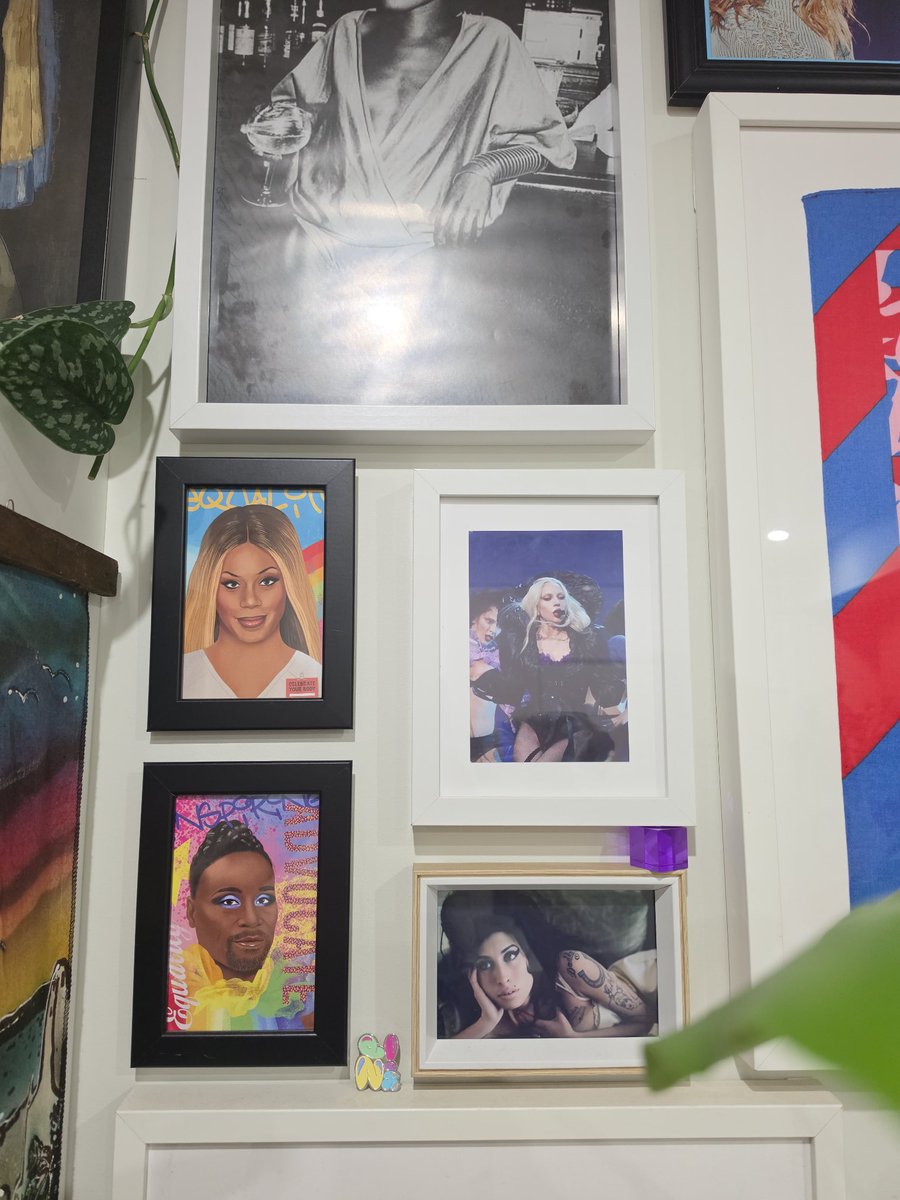 SammyNandez's tweet image. @myssblondye - my absolute favourite time is seeing your red envelope in my mailbox!! 
All the way from Melbourne - I'm so grateful! Thank you for contributing to the beauty of my home!!!!

#LadyGaga
