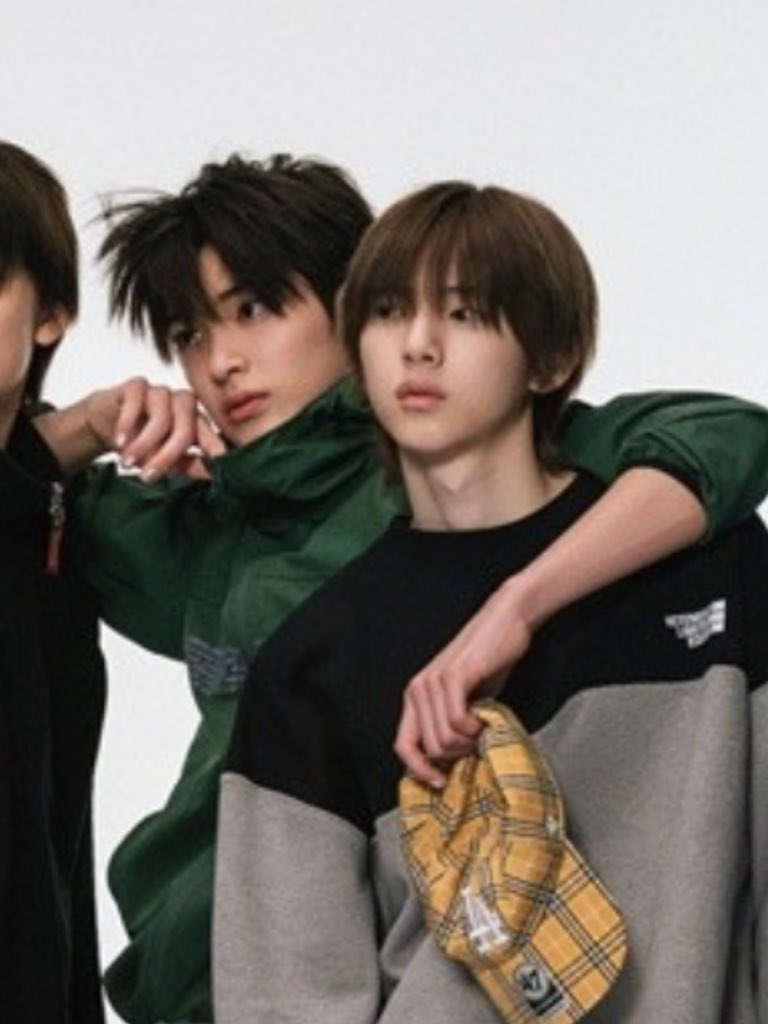 티티 tweet media