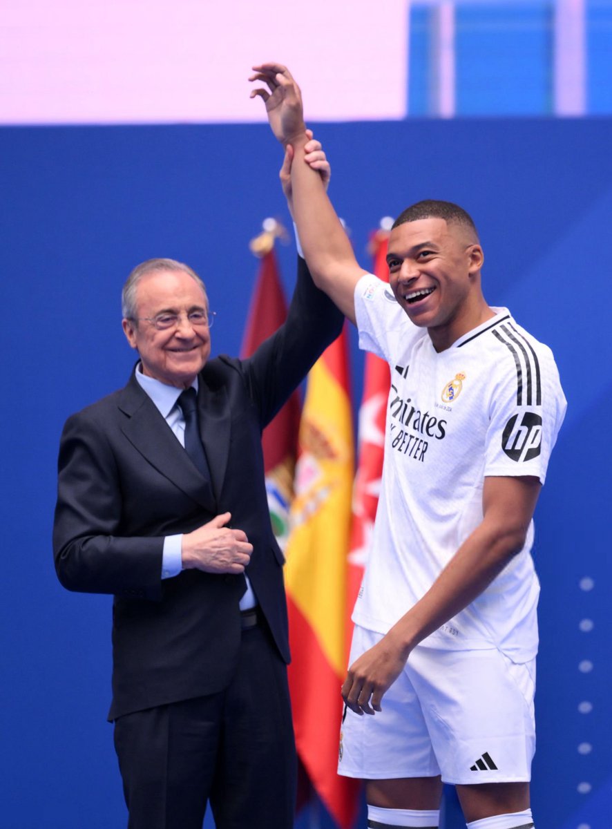 FCB World tweet media