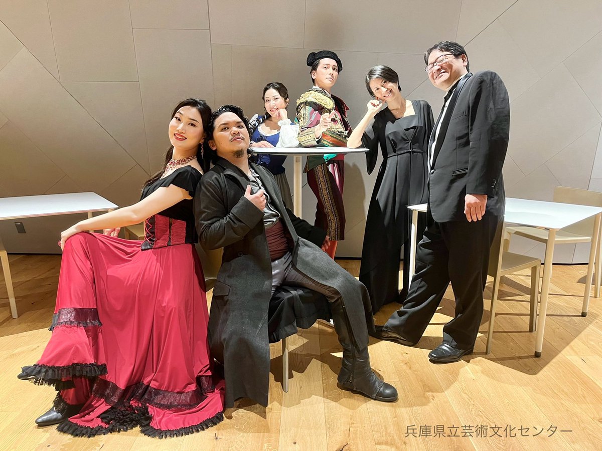 hyogopac_opera's tweet photo. 【#カルメン ハイライトコンサート】
🌹西神中央公演 終演🌹

お天気は雨でしたが、会場の中は灼熱のスペインのようにダイヤ組による白熱のステージ✨満席のお客様からは大きなご声援と熱い拍手が送られました👏
今回の📸はリリャス・パスティアのお店風⁉️に
西神中央の皆様、ありがとうございました！ https://t.co/nwcMWrAuFa