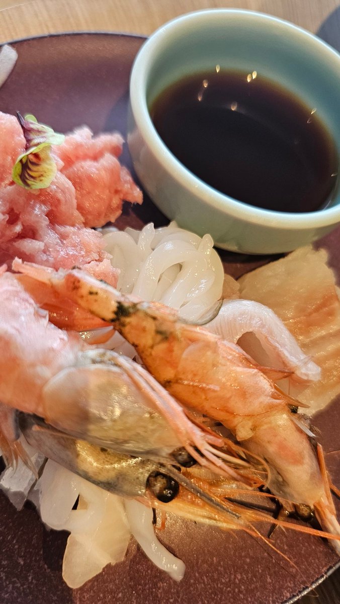 うめこ tweet media