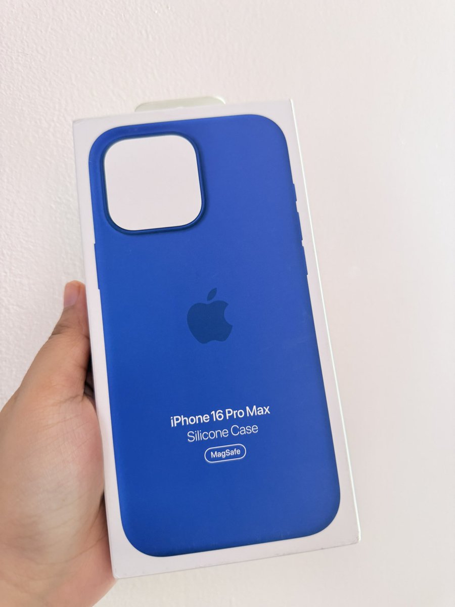 iammoiraaubrey's tweet image. Authentic case for 16 promax 

From 3400 to 1300 only 💖

#powermac #phonecase #sale #16promax