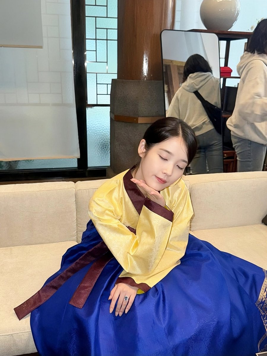 아이유팬_산본삼촌 tweet media