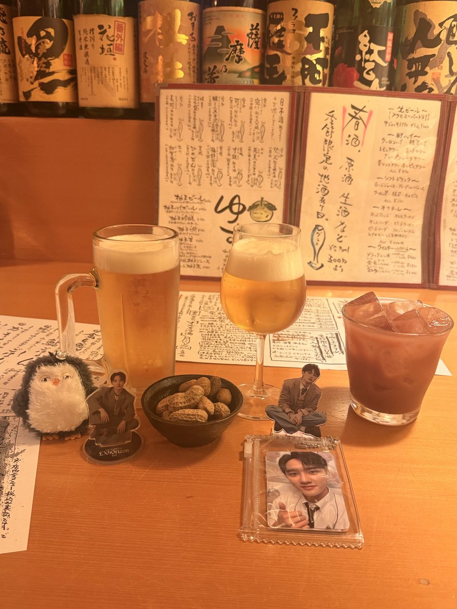 sora_20230311's tweet image. 【名古屋旅行記⑨】
二日目の打ち上げは、以前D.O.さんが訪れた「三代目酒神」へ。
約束した生ビールで乾杯🍺
D.O.さんはたくさんお酒を飲んだみたいだけど、いろんな種類のお酒があった‼︎
お魚メインのメニュー、どれも美味しそうだった♡♡♡

#EXO #weareone
#EXhOrizon
#EXhOrizon_in_JAPAN