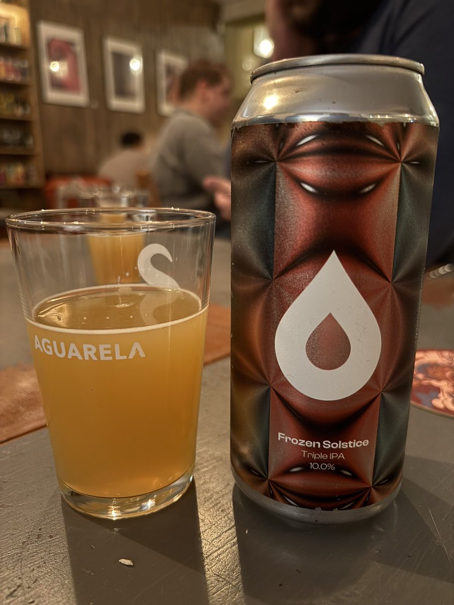 drcassiano66's tweet image. Frozen Solstice 
Polly’s Brew Co. (País de Gales 🏴󠁧󠁢󠁷󠁬󠁳󠁿) @pollysbrewco 
Triple New England IPA; 10% ABV 
#CraftBeer #cervejaartesanal