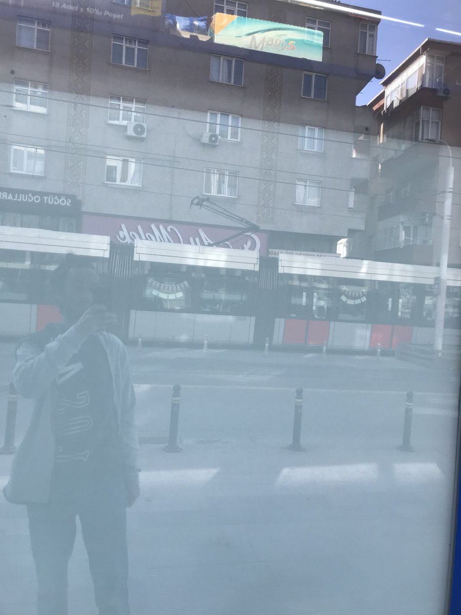 vaal_beee's tweet photo. İstisnasız bir gün dahi kendisiyle iletişimsiz kalamadığım insanı ararken sürttüğüm yerler https://t.co/5J7Z3QqiN8