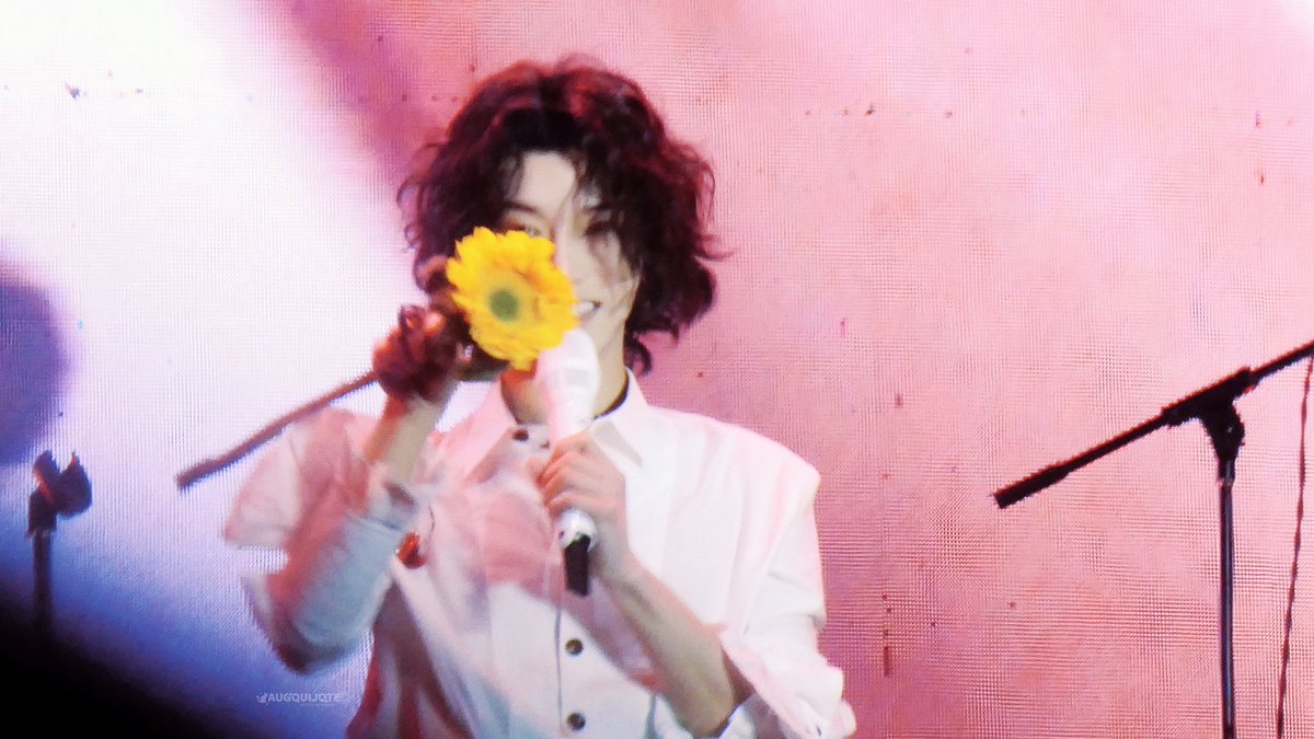 Claudiacccc314's tweet photo. 全世界最适合向阳花的宝贝

via 八吉诃得yu

#华晨宇 #華晨宇 #huachenyu https://t.co/UEbkev2yor