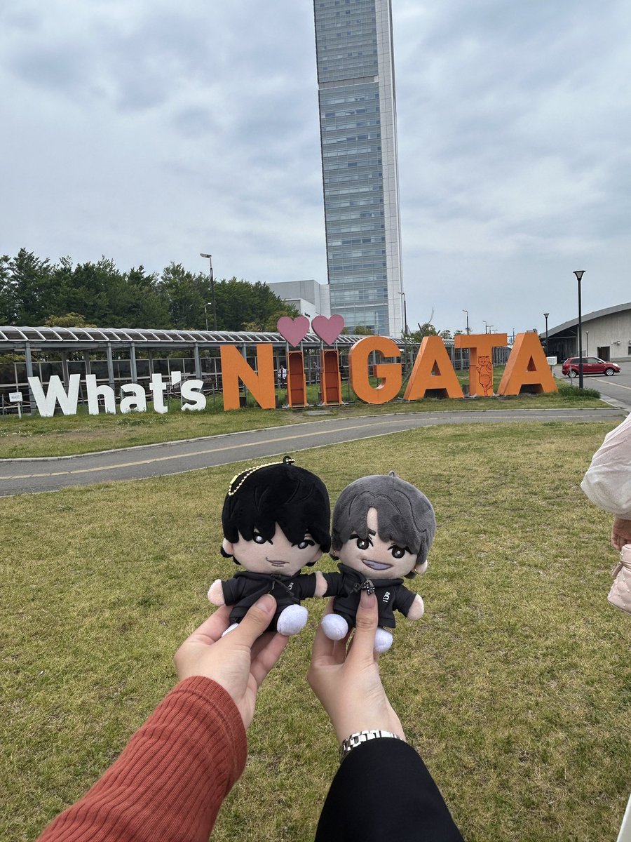 repe0618's tweet photo. 新潟公演に連れて行ってもらいました✨
4年振りの新潟エ��すぎた🥹
短髪センターパートの北斗をまた肉眼で拝めて幸せでした、、、みんなかっこよかった😭アリーナツアーまたやってほしい😭😭 https://t.co/zbw8ipzMBv
