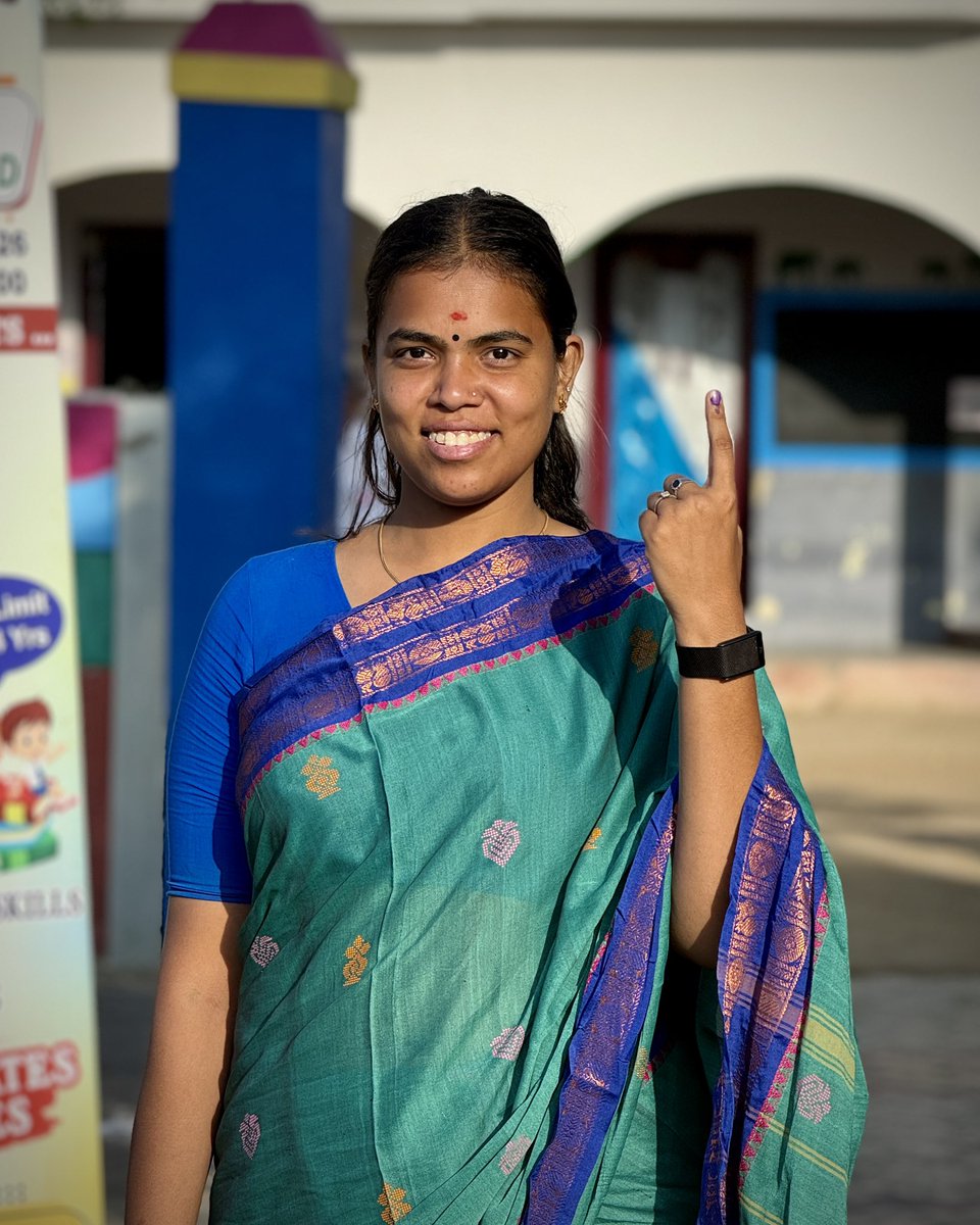 ladies and gentlemen, let's meet the first ever woman MLA of Sivakasi <a href="/Keerthana4VNR/">Virudhai Magal Keerthana</a> 🥳🫡🇪🇸