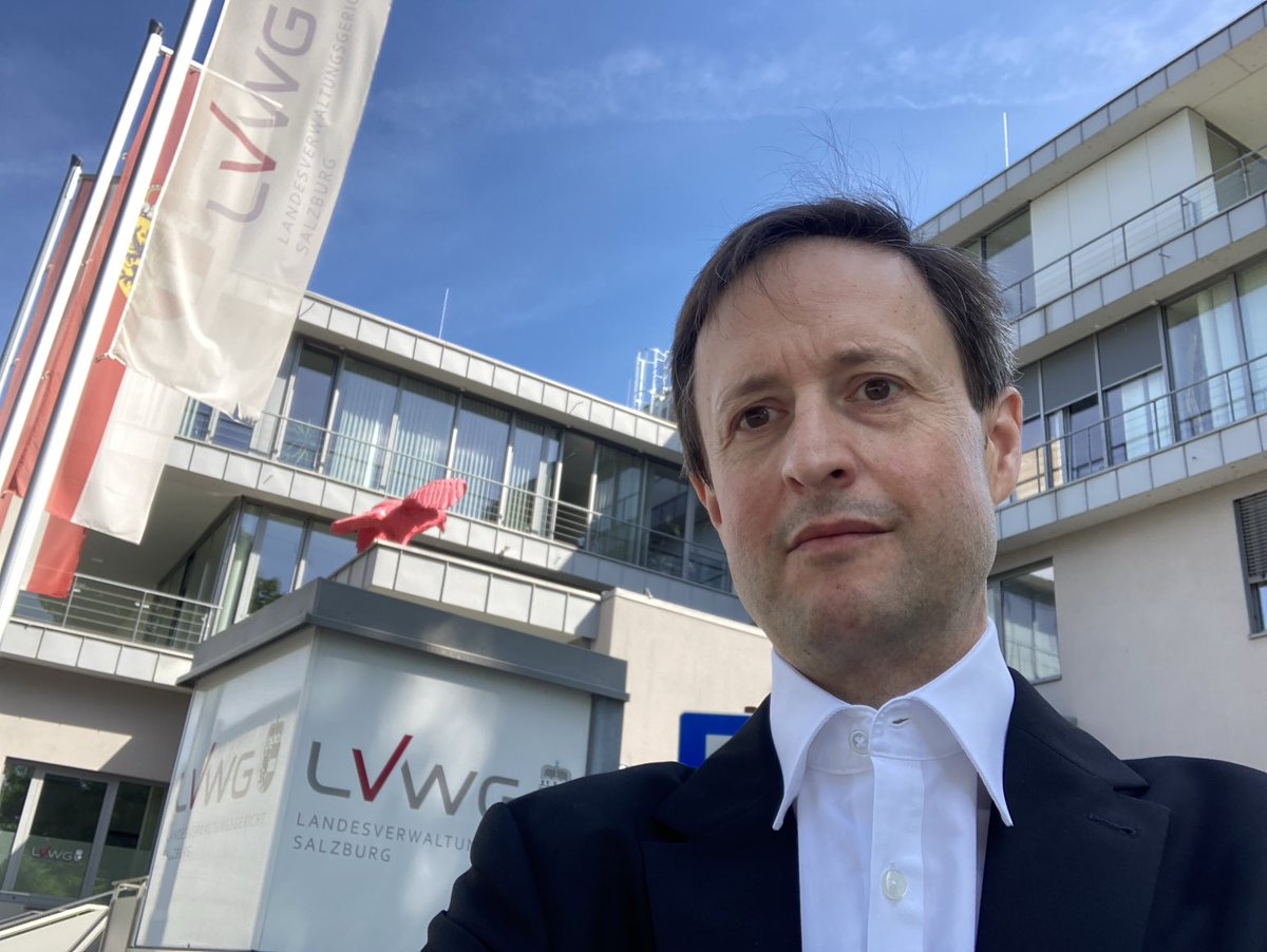 StefanMelichar's tweet photo. 1. Station unserer IFG-Transparenz-Tour zum Krebsmittel „Keytruda“: Salzburg. Bin um 3.30 Uhr auf, um pünktlich um 9 am LVwG zu verhandeln. Nicht erschienen: der Landesspitalsbetreiber, der wichtige Infos verweigert. #CancerCalculus @profilonline @ICIJorg https://t.co/pQJju63knF https://t.co/4HhDGmJr8v