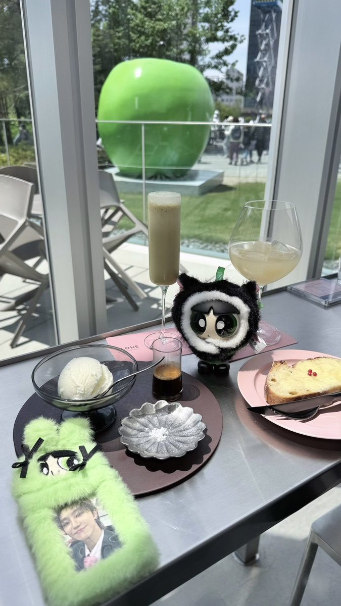 8toa_'s tweet photo. 🍏🍀👒 https://t.co/Vn3UtAEfU8