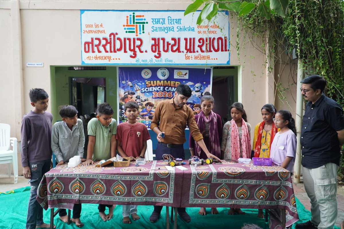 csc_mahisagar's tweet photo. 🚀 Summer Science Camp in full swing!
Students explored Virtual Reality (VR), created their own mini projects, dived into space science tutorials, and learned the basics of robotics 🤖✨
Learning by doing — sparking curiosity, creativity, and innovation every day! 
@InfoGujcost https://t.co/RMSkoZoje5