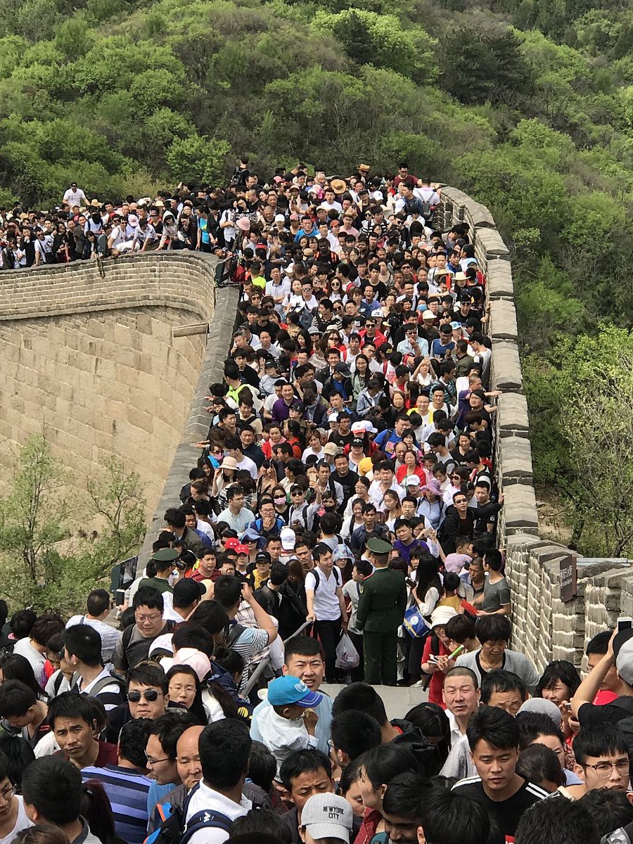 touch_beijing's tweet image. In the first three days of #China’s #MayDay #holiday (May 1-5), #Beijing received over 11.5 million #tourists, a year-on-year increase of 5.28%. 80,000 were foreign tourists, a year-on-year increase of 29.21%. #ChinaTravel #tourism