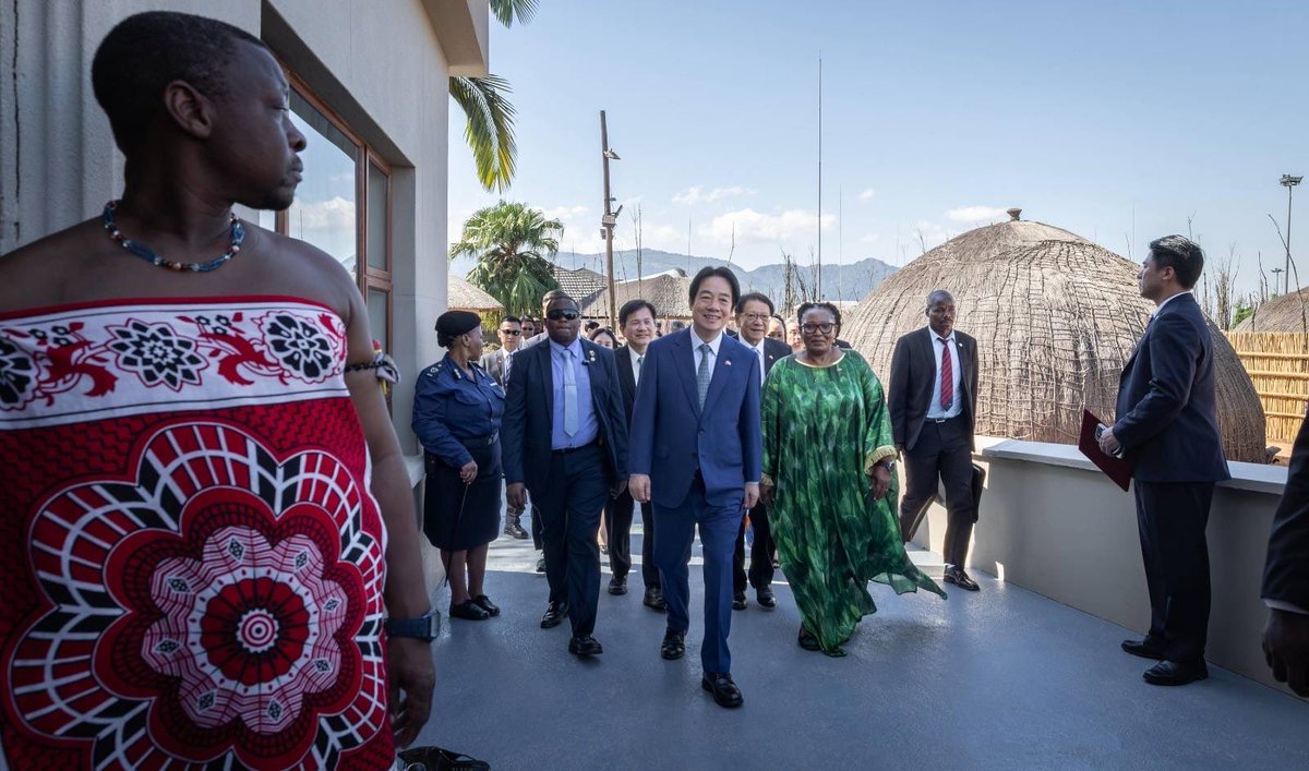 ChingteLai's tweet image. Deeply grateful to His Majesty King Mswati III, the Queen Mother, &amp;amp; the people of Eswatini for the warm hospitality. From my visit with the Queen Mother to touring the International Convention Centre, every moment reflects the strong friendship between #Taiwan &amp;amp; #Eswatini.