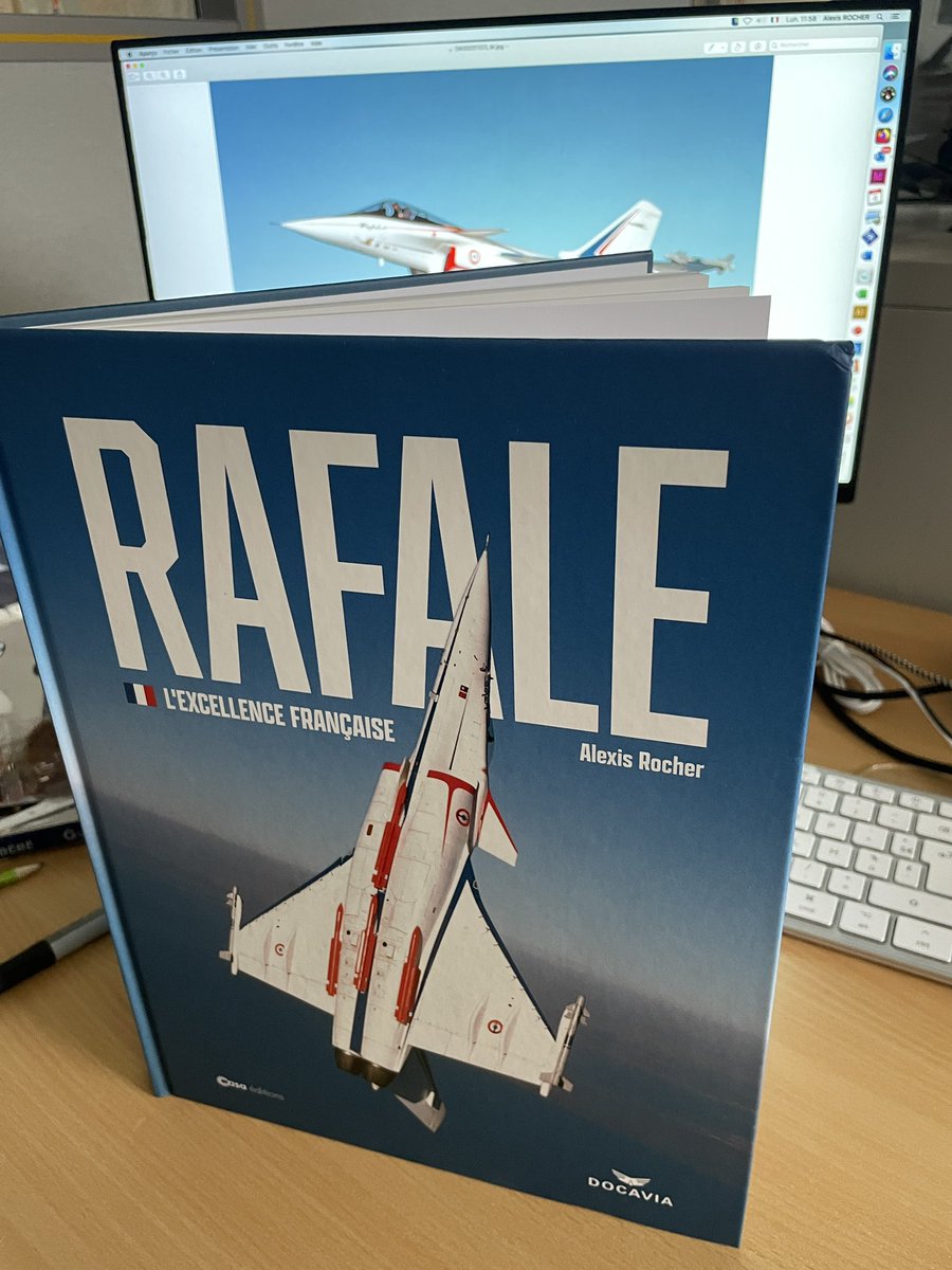 Mirage4000B's tweet image. #Lecture Tout chaud arrivé de l’imprimerie. Le voici mon livre Rafale. J’espère qu’il va vous plaire 😃