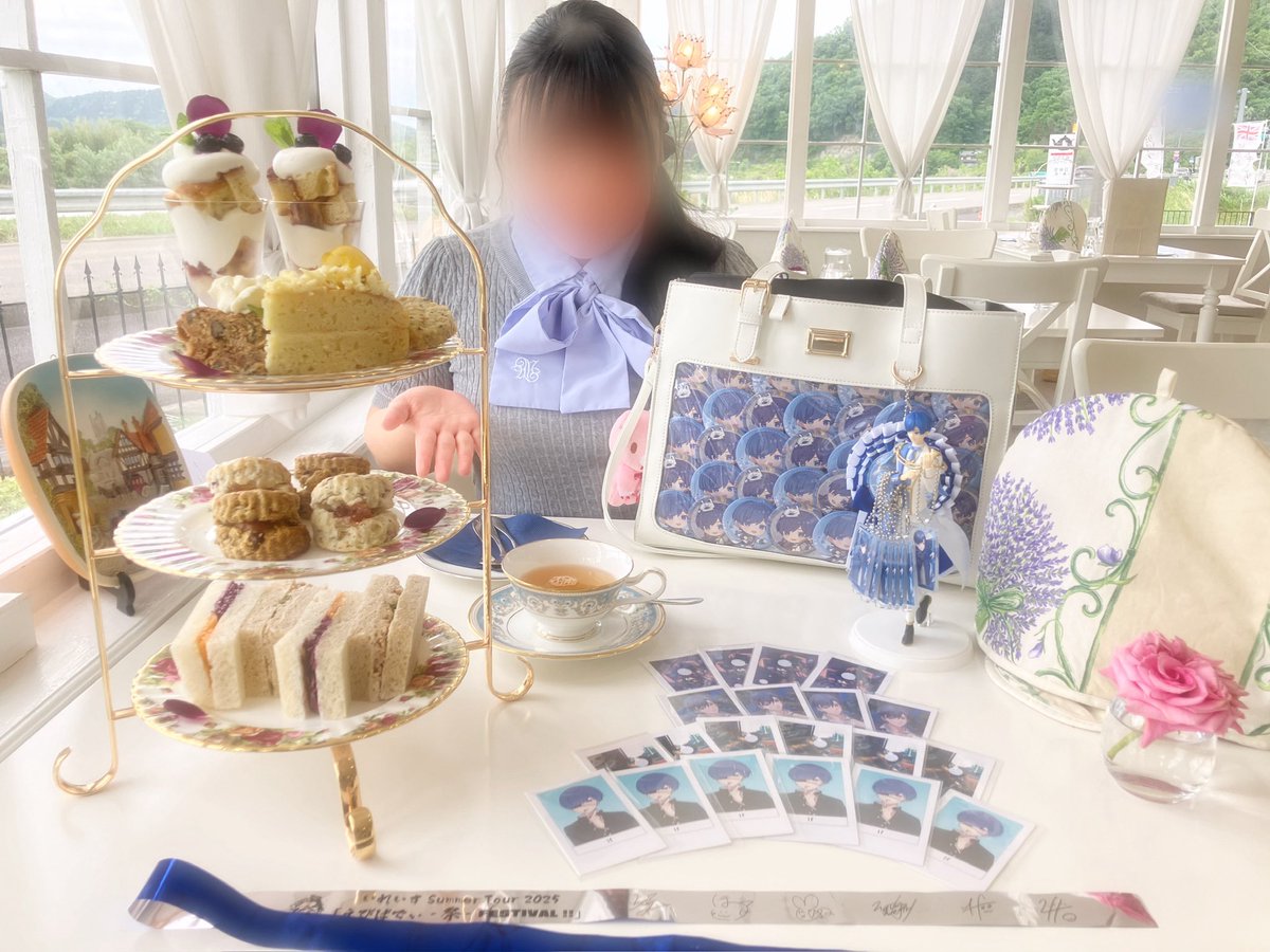 ayati_711's tweet photo. HappyAnniversary  Dear.if

┈┈┈┈┈┈┈┈┈┈┈┈┈┈┈

いふさん6周年おめでとうございます
いふさんに出会えて幸せです🍀*゜
これからも一緒に素敵な景色見させてください。いつもありがとう愛してます💙

┈┈┈┈┈┈┈┈┈┈┈┈┈┈┈

 #天使のいふまろ6周年 
 #いふ民乾杯の挨拶 https://t.co/u5rZUQTE3t