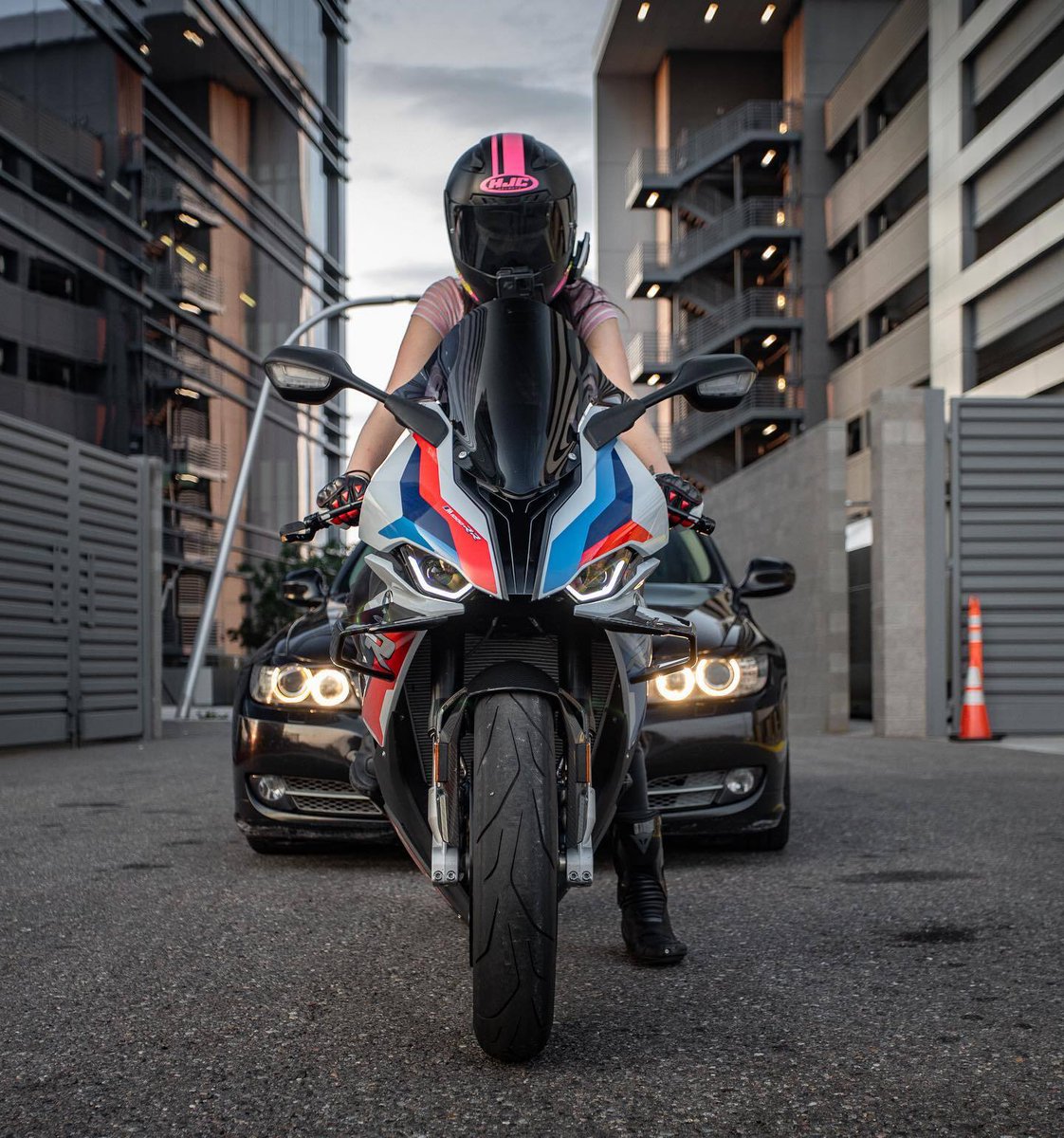 MoreMotorcycles's tweet image. #BMW S1000RR
#BikerGirl 

📷
IG: @slickerspeed